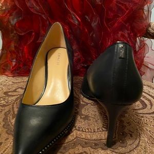 Coach Pumps
